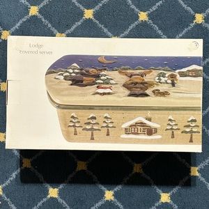 Sonoma Lodge Covered Server